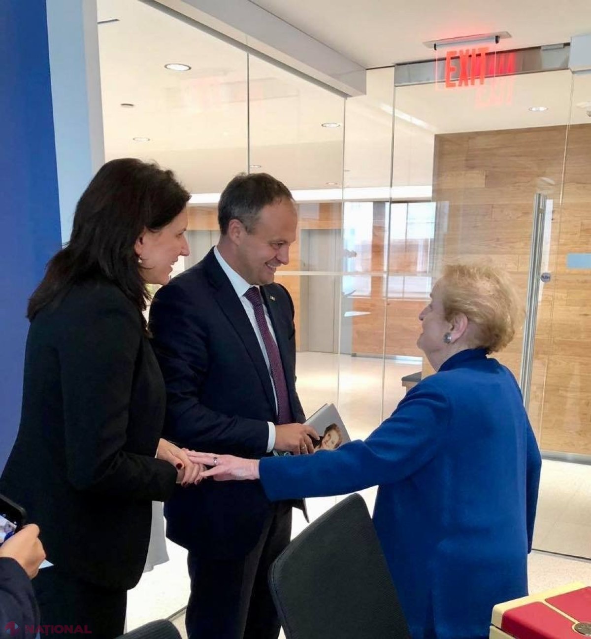 FOTO // Ambasadoarea R. Moldova la Washington, întâlnire cu prima femeie Secretar de Stat al SUA: „Va continua să inspire generații de diplomați”