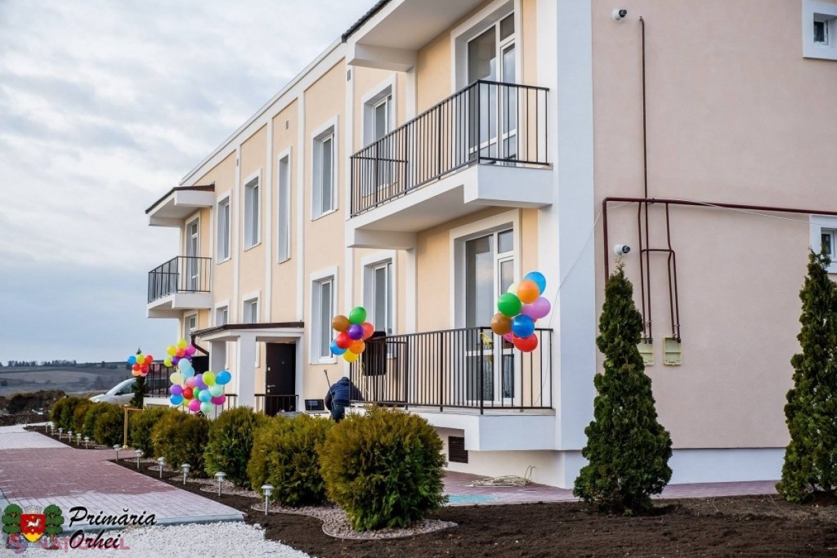 FOTO // Alte opt familii din Orhei și-au realizat visul - APARTAMENTE SOCIALE la doar 500 de lei pe luna
