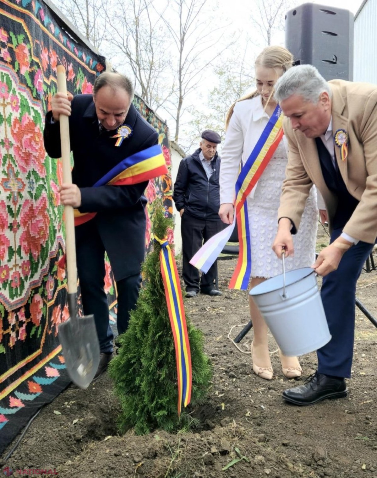 ÎNFRĂȚIRI // Prima ediție a Festivalului „Fratele meu de peste Prut” a reunit la Bălășești ansambluri folclorice, meșteri și artiști populari din R. Moldova și România: „Model de înțelegere și de colaborare armonioasă prin păstrarea identității”