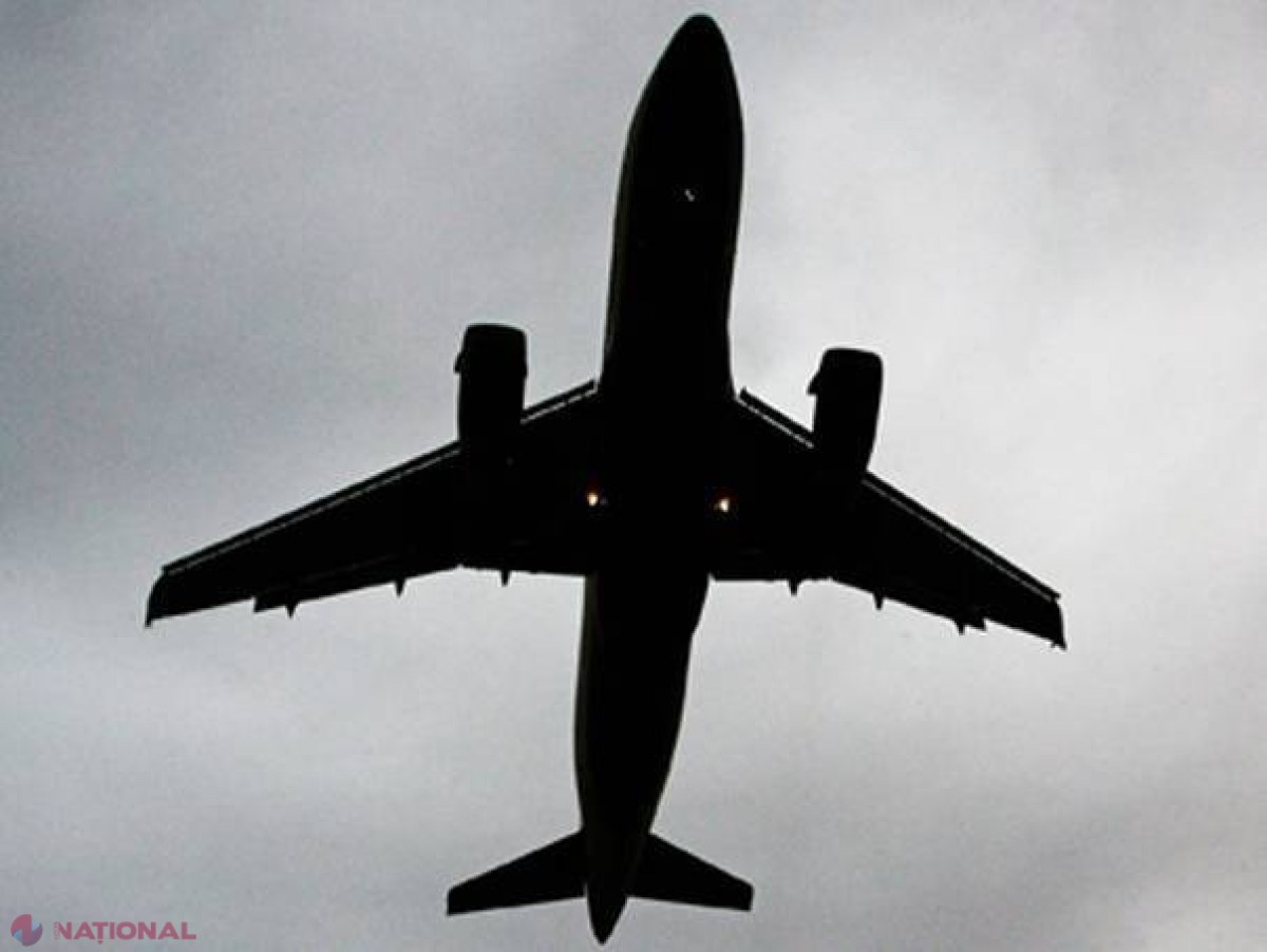 Pilotul unui avion de pasageri a DECEDAT în timpul zborului