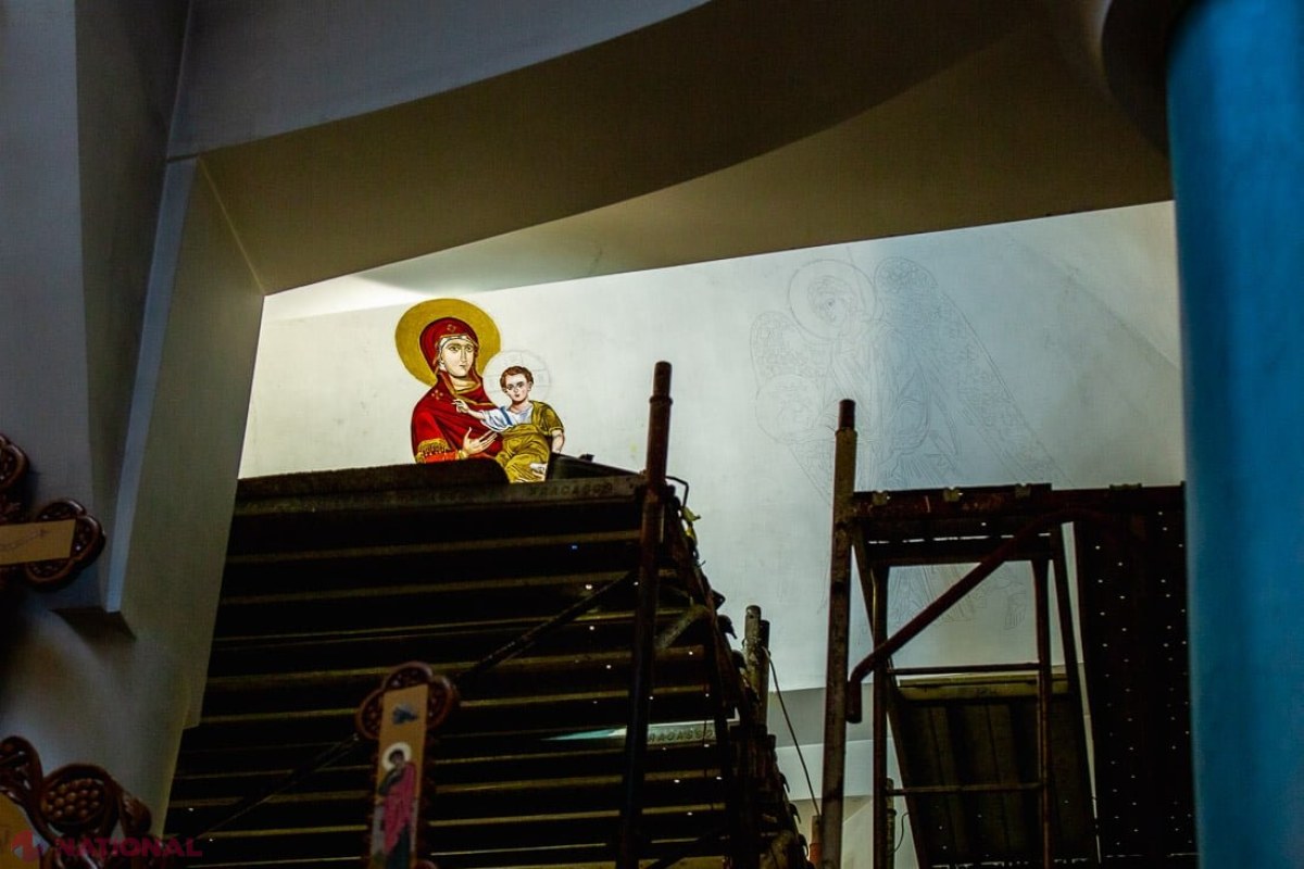 Departamentul pentru Relația cu R. Moldova SPRIJINĂ Biserica Românească din Orhei. Circa 100 de metri pătrați din suprafața bisericii este pictată în cadrul unui proiect finanțat de România 