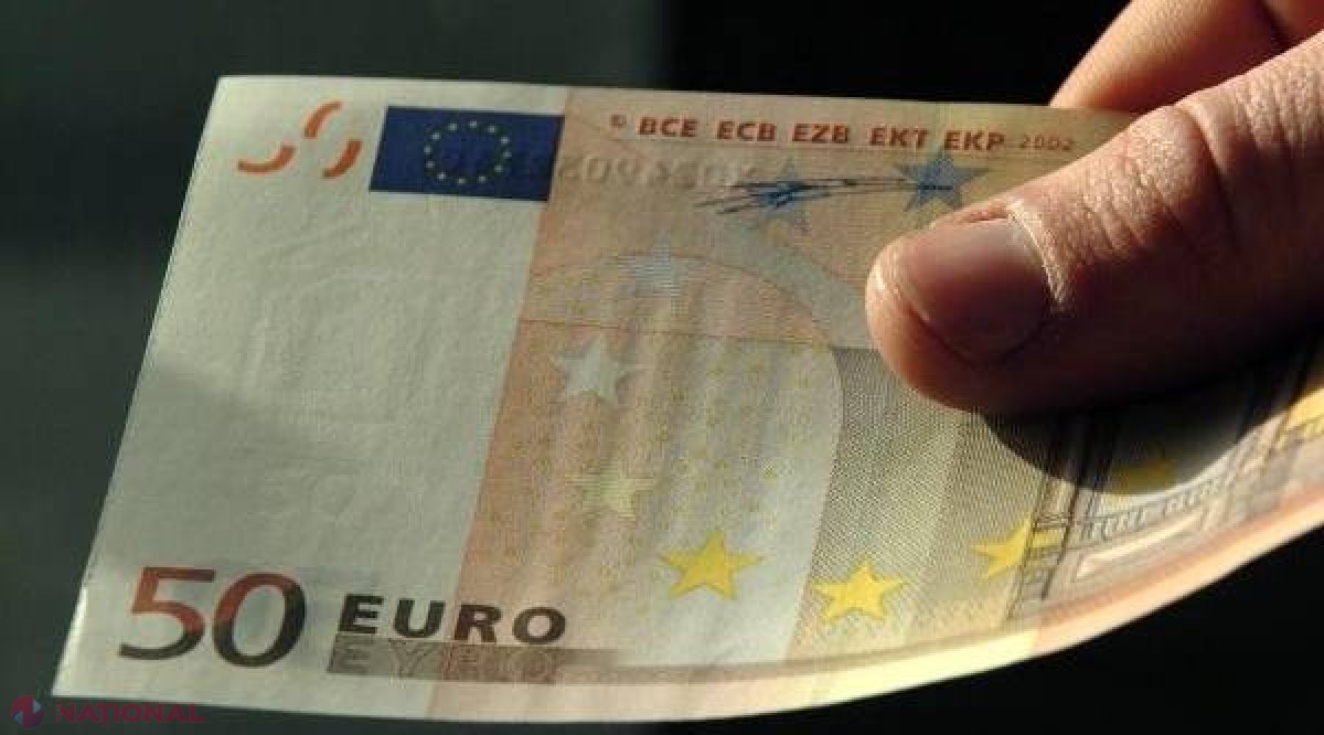 Un vameș din R. Moldova, reținut pentru o mită de 50 de euro