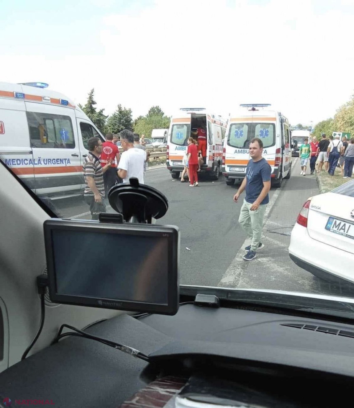 Un microbuz de pe ruta Chișinău - Costești, accident rutier în capitală: Șapte pasageri au avut nevoie de asistență medicală, după ce autovehiculul s-a răsturnat