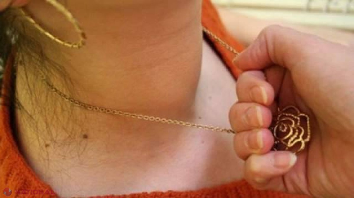 Chişinău // Se apropia în parcuri de femeile cu copii şi le SMULGEA lănţişoarele din aur de la gât. Ce riscă individul 