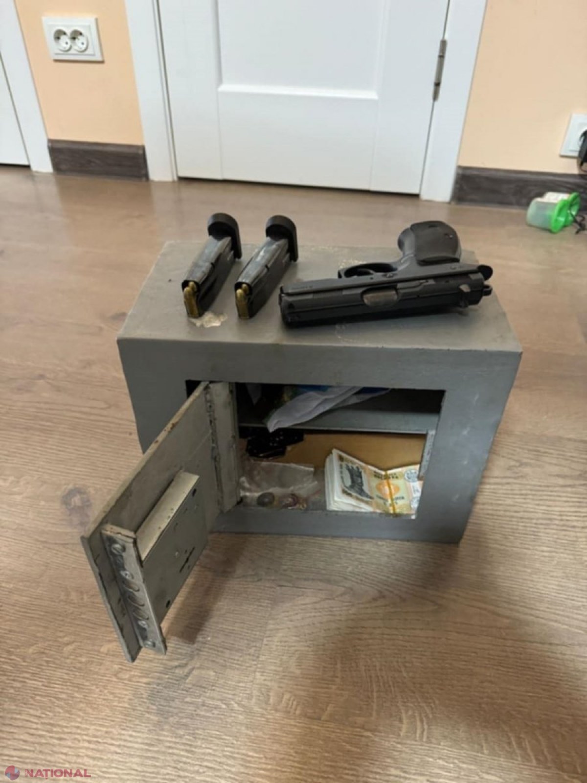 FOTO // Percheziții de amploare la mai multe școli auto din Chișinău, Ialoveni și Comrat, în cadrul unor dosare privind fraudarea procesului de obținere a permiselor de conducere. Autorii SCHEMEI încasau cel puțin câte 1 000 de euro pentru servicii