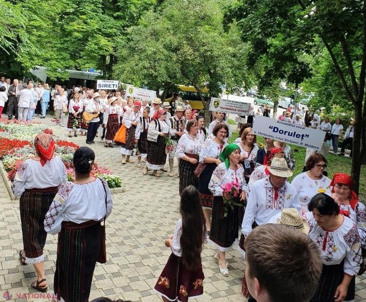 GALERIE FOTO // „Eminesciana”, a 35-a ediție la Strășeni! Ambasadorul României: „Acest festival a început pe timpul sovietic, punând bazele Mișcării de Renaștere Națională. Este un festival al românismului”