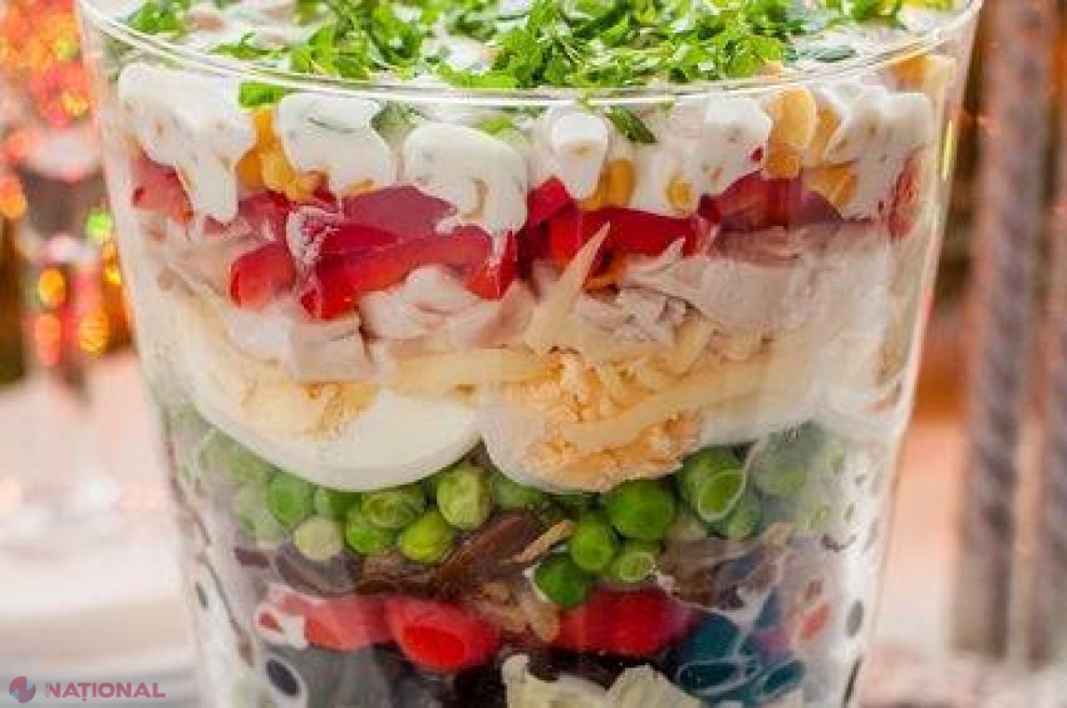 DELICIOS // Salată de sezon în straturi