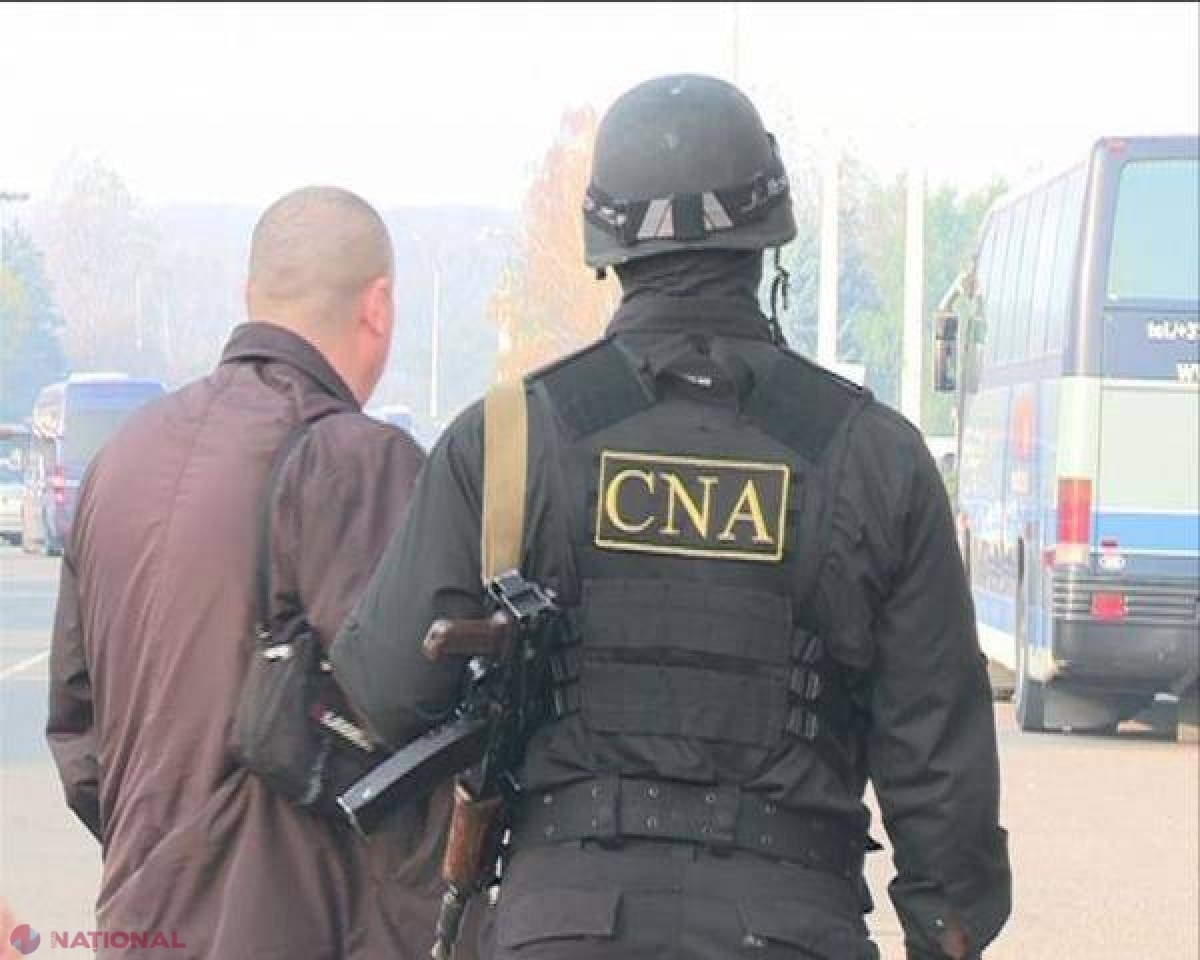 Cinci ofițerii anticorupție, suspectați de CNI