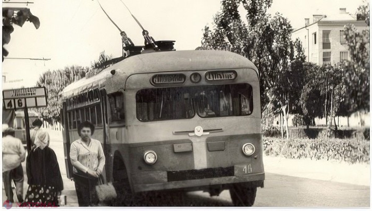 PRIMUL troleibuz a început să circule pe străzile Chișinăului acum 74 de ani: Cum arăta în 1949 transportul public din capitală