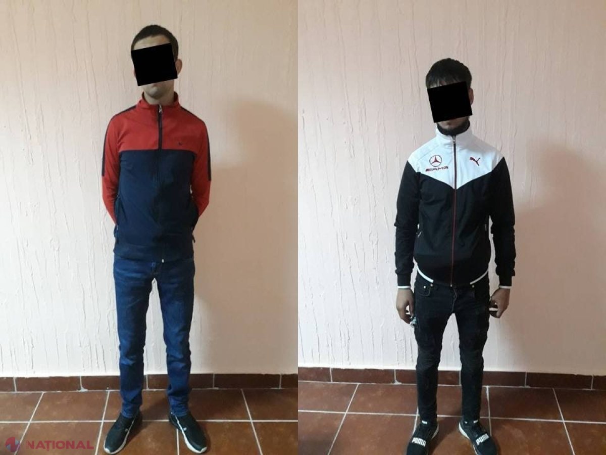 VIDEO // Doi tineri din Chișinău au furat o motoretă, iar în timpul „plimbării” prin capitală a mai dat o lovitură de zeci de mii de lei