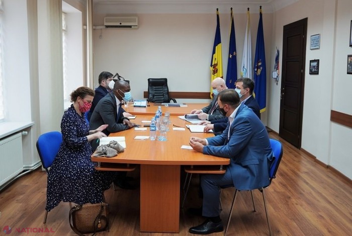 Ambasadorul SUA a mers la CEC să discute despre organizarea alegerilor parlamentare din 11 iulie