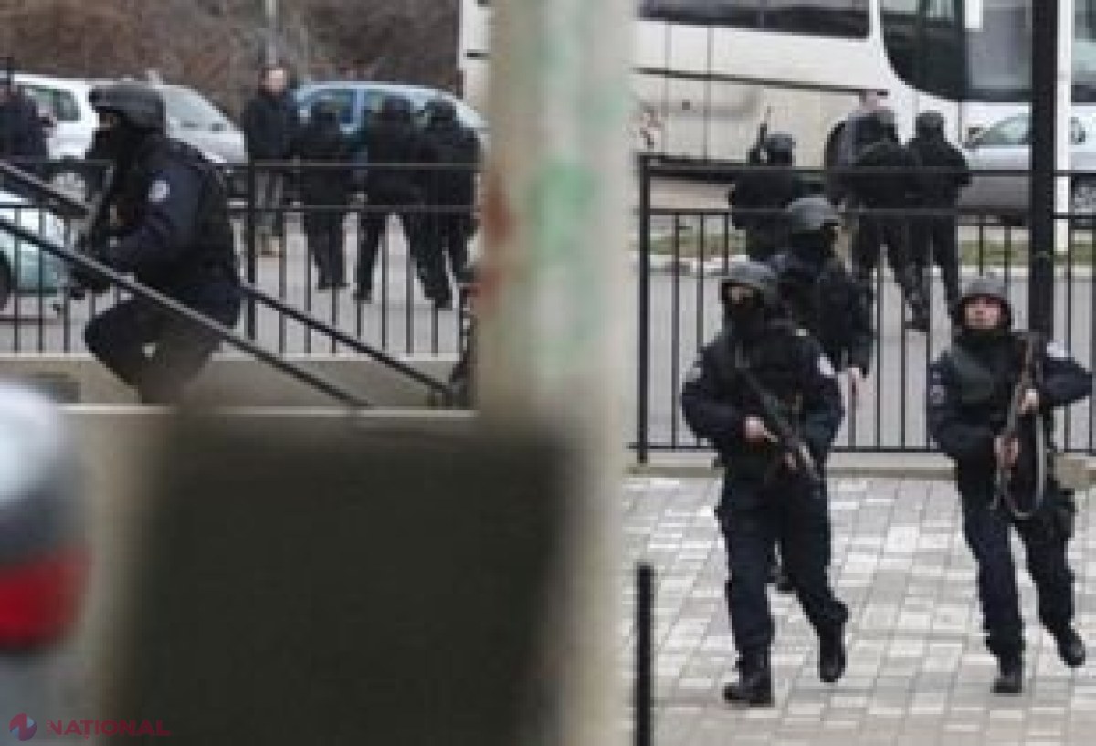 Vehicule MILITARE sârbe se îndreaptă spre frontiera cu Kosovo. Între timp, Rusia pune presiune pe kosovari ca să nu provoace o confruntare armată