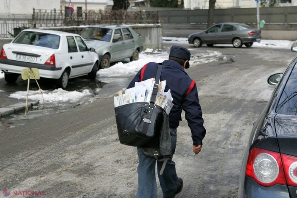 Poștașii vor ridica SALARII mai mari începând cu luna decembrie: Creșteri de la 35% până la 100%