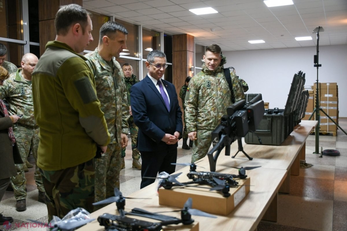 Lituania, lot de echipament militar pentru R. Moldova. Ministrul Nosatîi: Lituania rămâne un exemplu în ce priveşte sistemul de apărare şi contăm pe experienţa partenerilor lituanieni în modernizarea Armatei Naţionale 