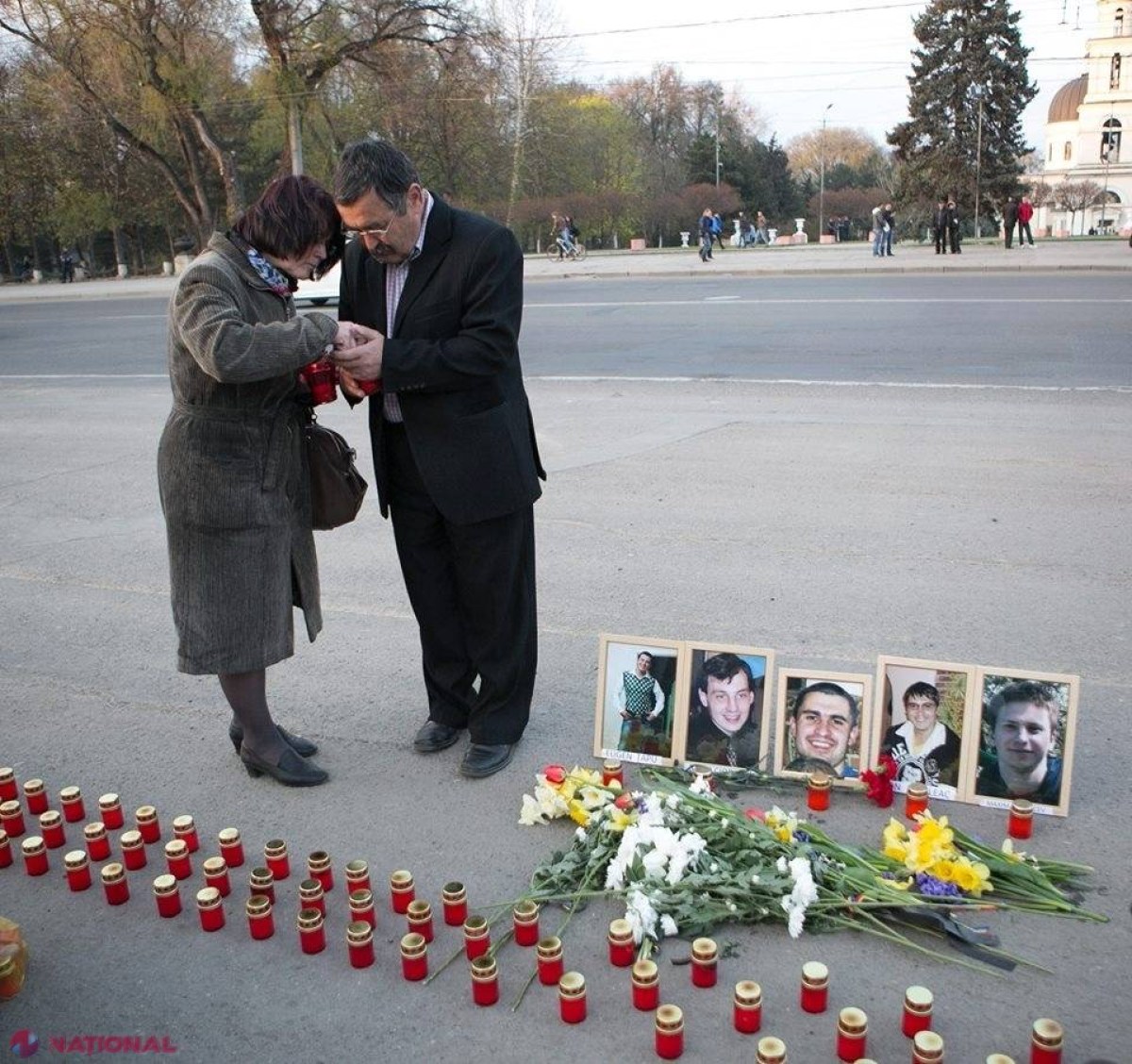 Victimele evenimentelor din 7 aprilie, comemorate la Chișinău și București: „Vrem strada 7 aprilie 2009”
