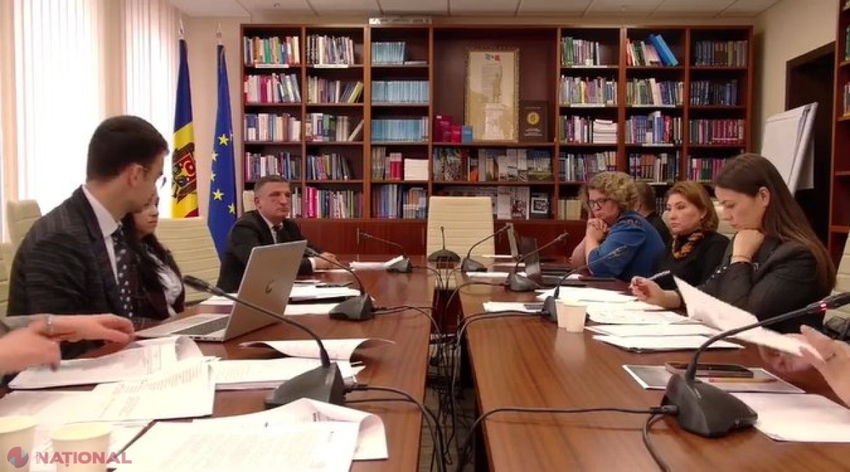 Comunista Diana Caraman vorbește despre „donos” și îl amenință pe directorul Companiei „Teleradio-Moldova”. Vlad Țurcanu: „Nu facem emisiuni bilingve. Facem emisiuni în limba română, în rusă, în ucraineană, bulgară, găgăuză, romani și belarusă” 