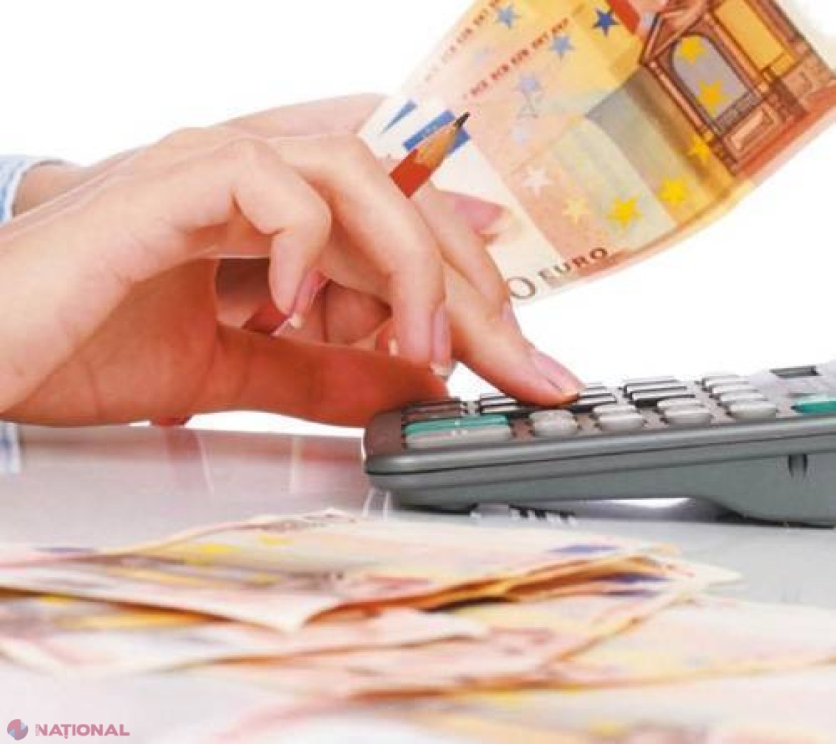 EURO continuă să se ieftinească