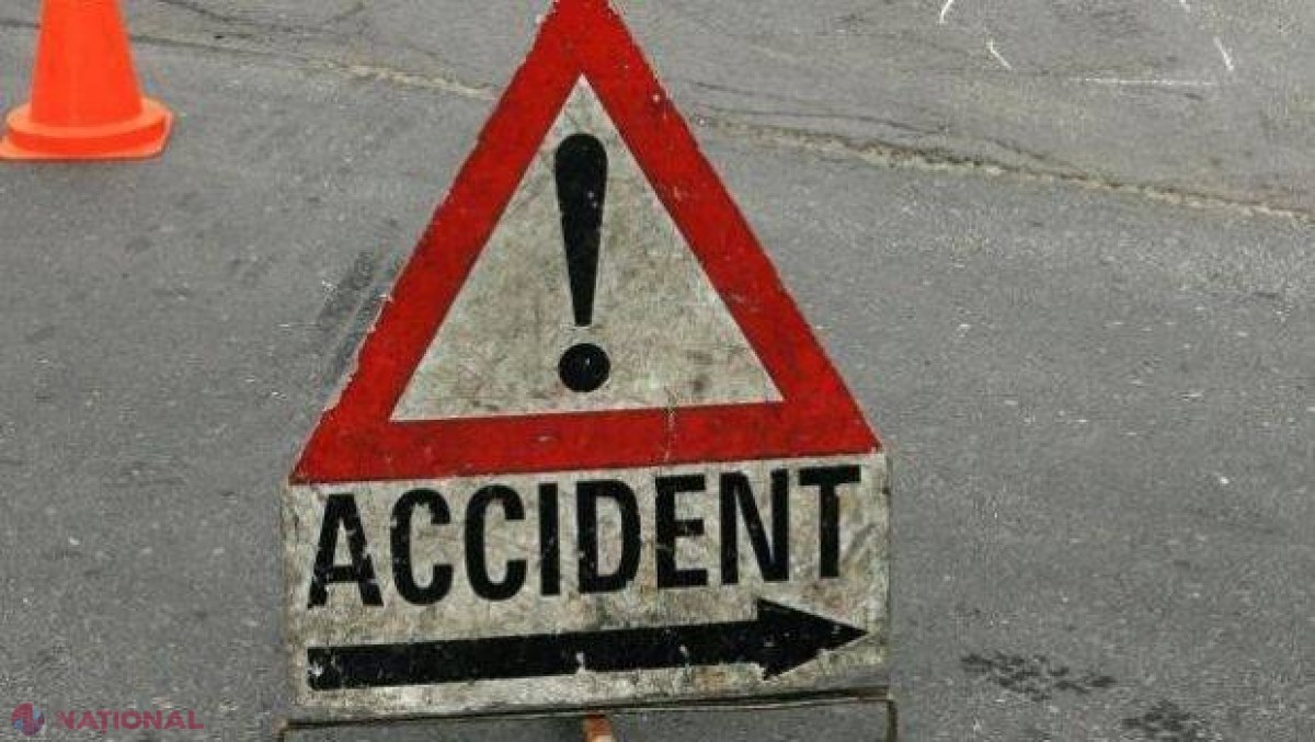 ACCIDENT în capitală cu implicarea unui microbuz de rută