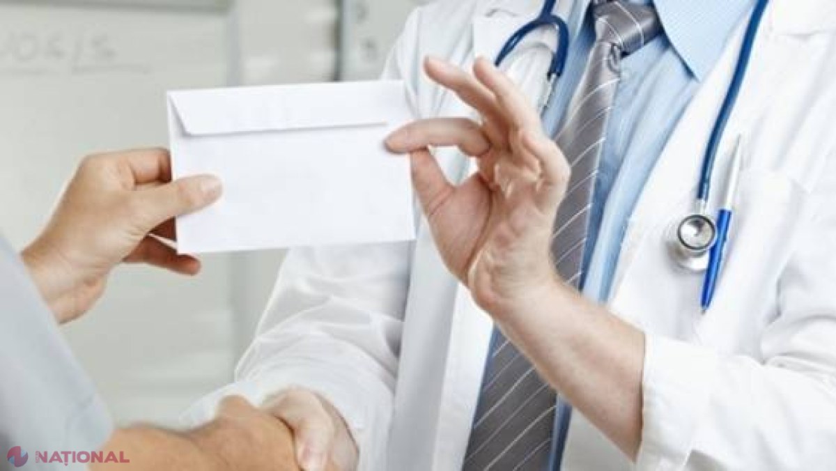RAPORT // Plățile neformale către medici ajung la 2 MILIARDE de lei pe an