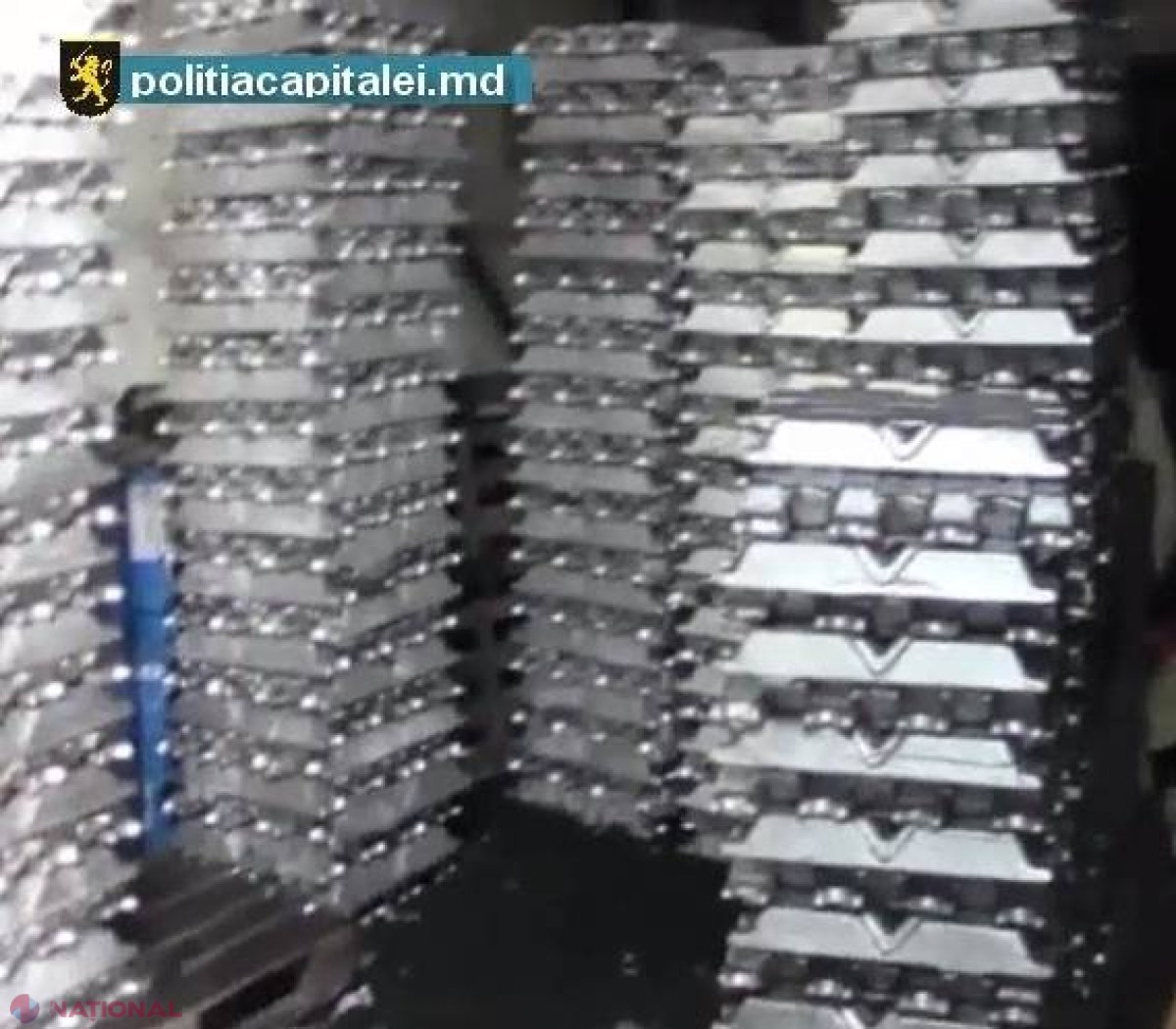 Chișinău // Tone de LINGOURI de aluminiu în valoare de SUTE de MII de lei, într-un depozit din capitală