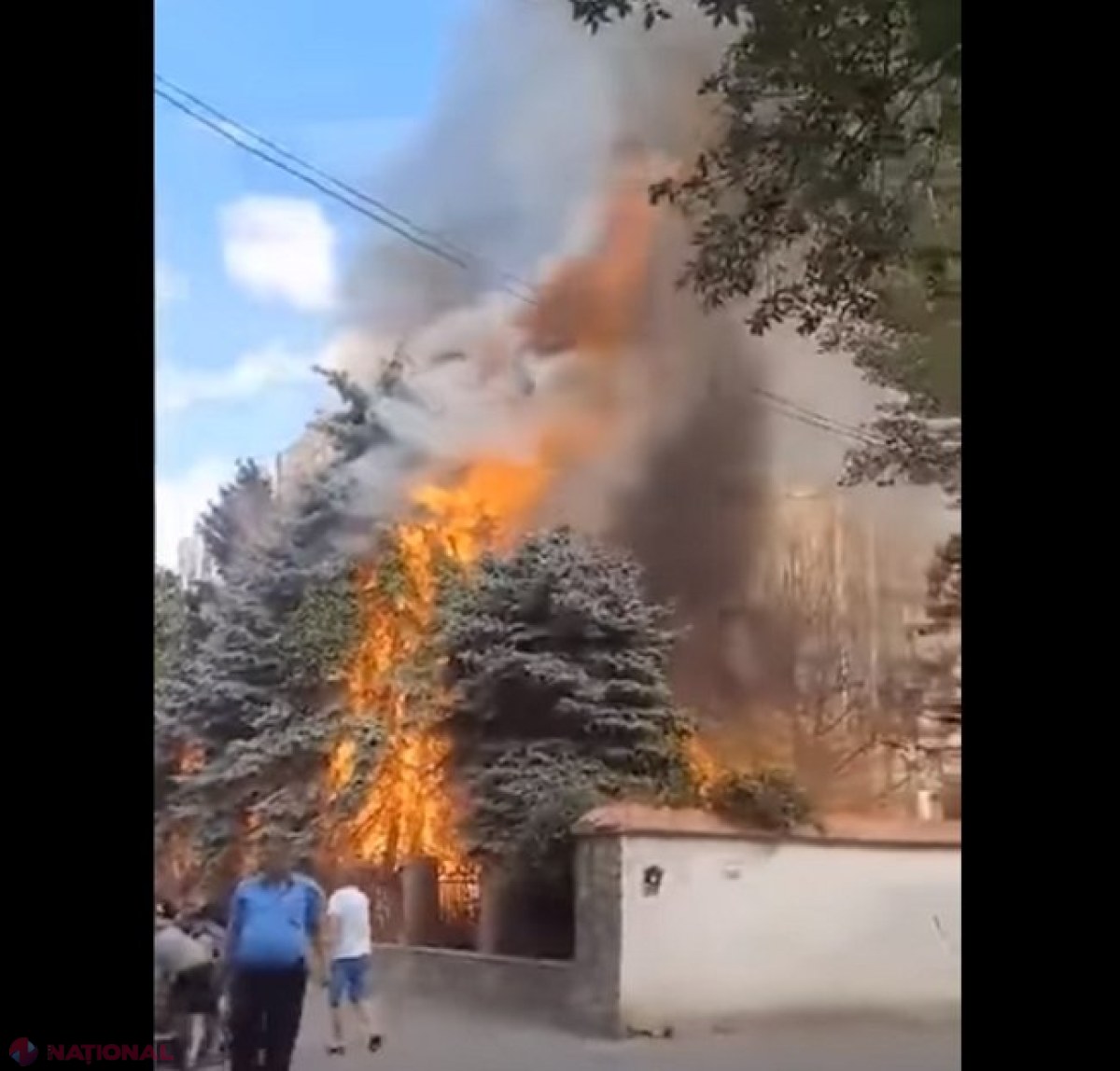 VIDEO // Ce au distrus flăcările uriașe care au creat panică marți-seară în sectorul Râșcani al capitalei