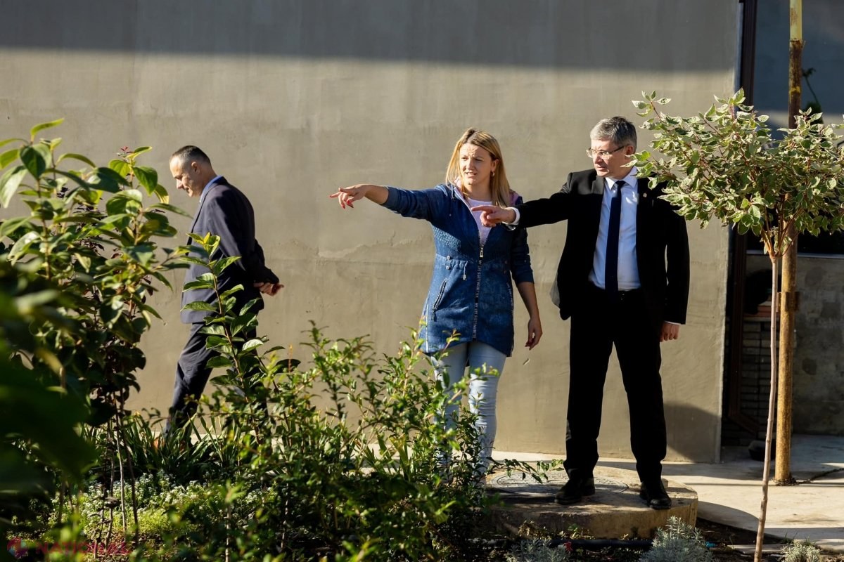 FOTO // Au inițiat o afacere de la ZERO acum 20 de ani, pe pământul din propria grădină, iar acum asigură toată R. Moldova cu ceea ce produc: „Satele noastre se pot dezvolta datorită unor asemenea oameni, care deschid afaceri, reinvestesc”