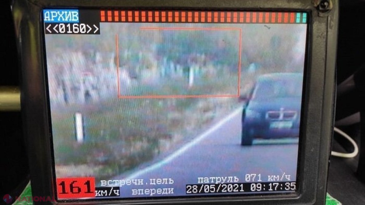 Un șofer din R. Moldova, prins conducând un „BMW” cu 161 de km/h, a propus MITĂ de 1 000 de lei polițiștilor ca să nu-l pedepsească
