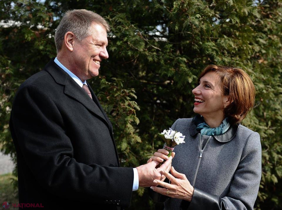 Iohannis, mesaj pentru soţia sa, de 1 Martie. I-a dăruit „cel mai FRUMOS cadou