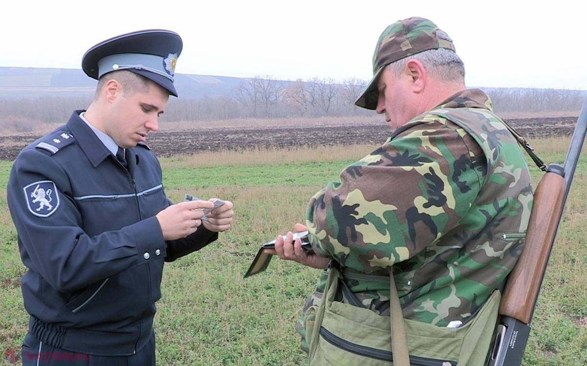 Polițiștii, cu ochii pe vânători și pescari. Zeci de arme, undițe electrice și sute de plase ILEGALE 