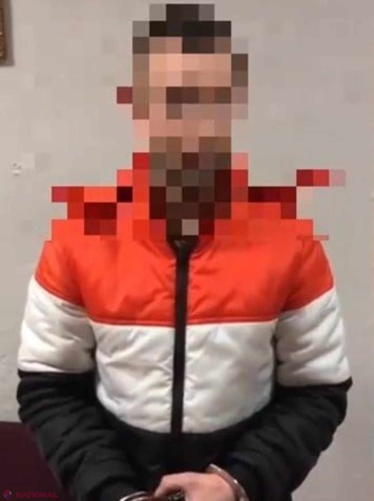 Un tânăr de 24 de ani riscă să-și petreacă următorii ZECE ani în închisoare, după ce s-a dat drept femeie și a obținut imagini INTIME ale unui bărbat de 55 de ani