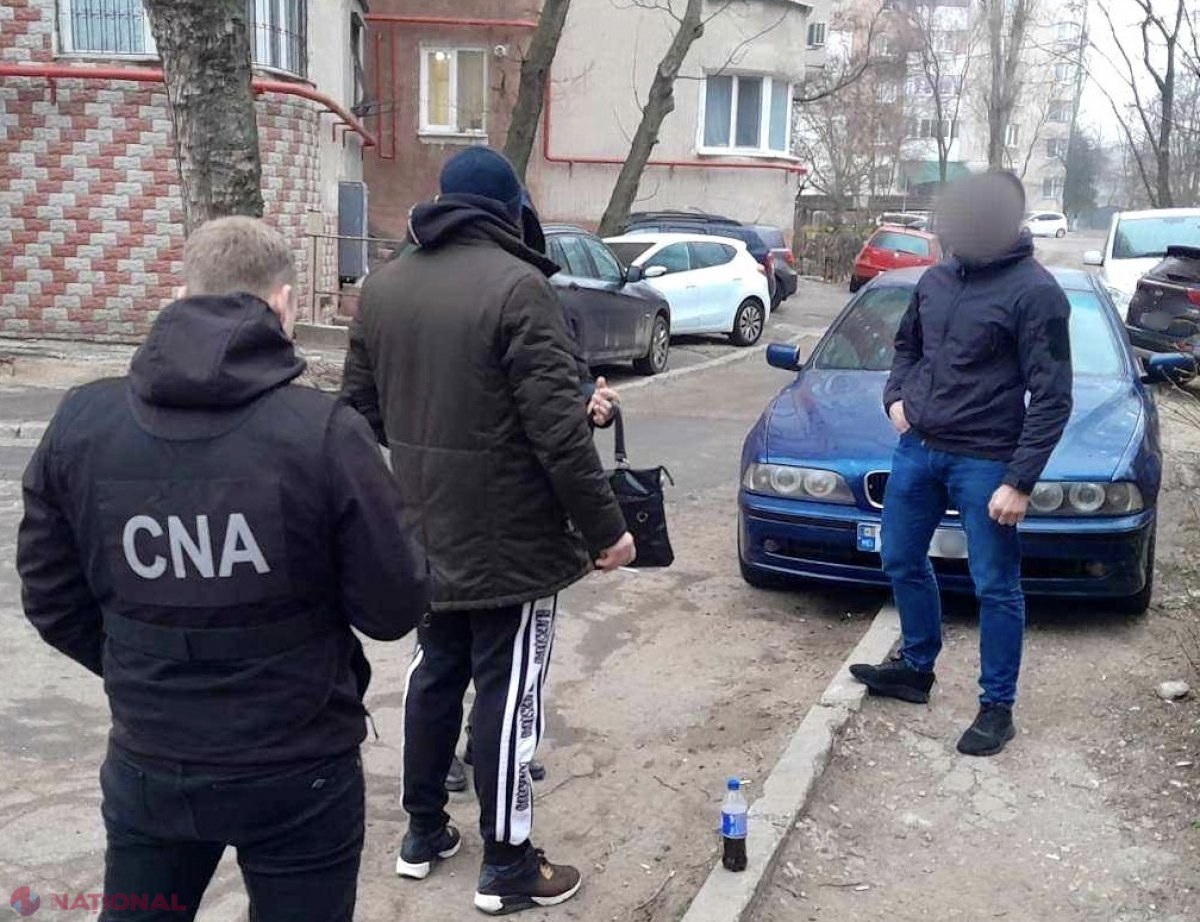 Mită de 7 000 de euro pentru un ofițer al Inspectoratului de Poliție Orhei. „Omul legii” trebuia să scape de pedeapsă un BĂTĂUȘ, care a schilodit o persoană