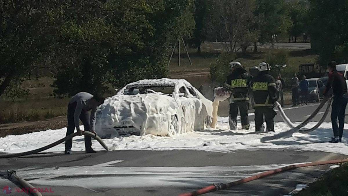 Automobil în FLĂCĂRI pe un traseu din R. Moldova