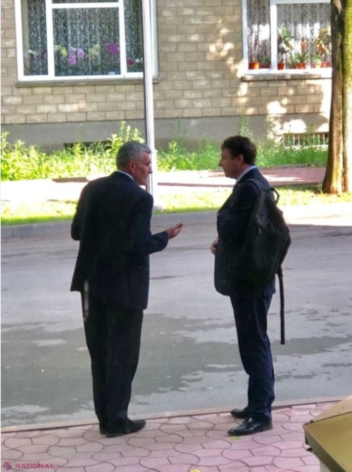 FOTO, VIDEO, UPDATE // „DESANTUL” de la „ACUM” nu a făcut declarații după întâlnirea cu Kozak: Cine sunt deputații Blocului „ACUM” care au mers la Reședința de stat