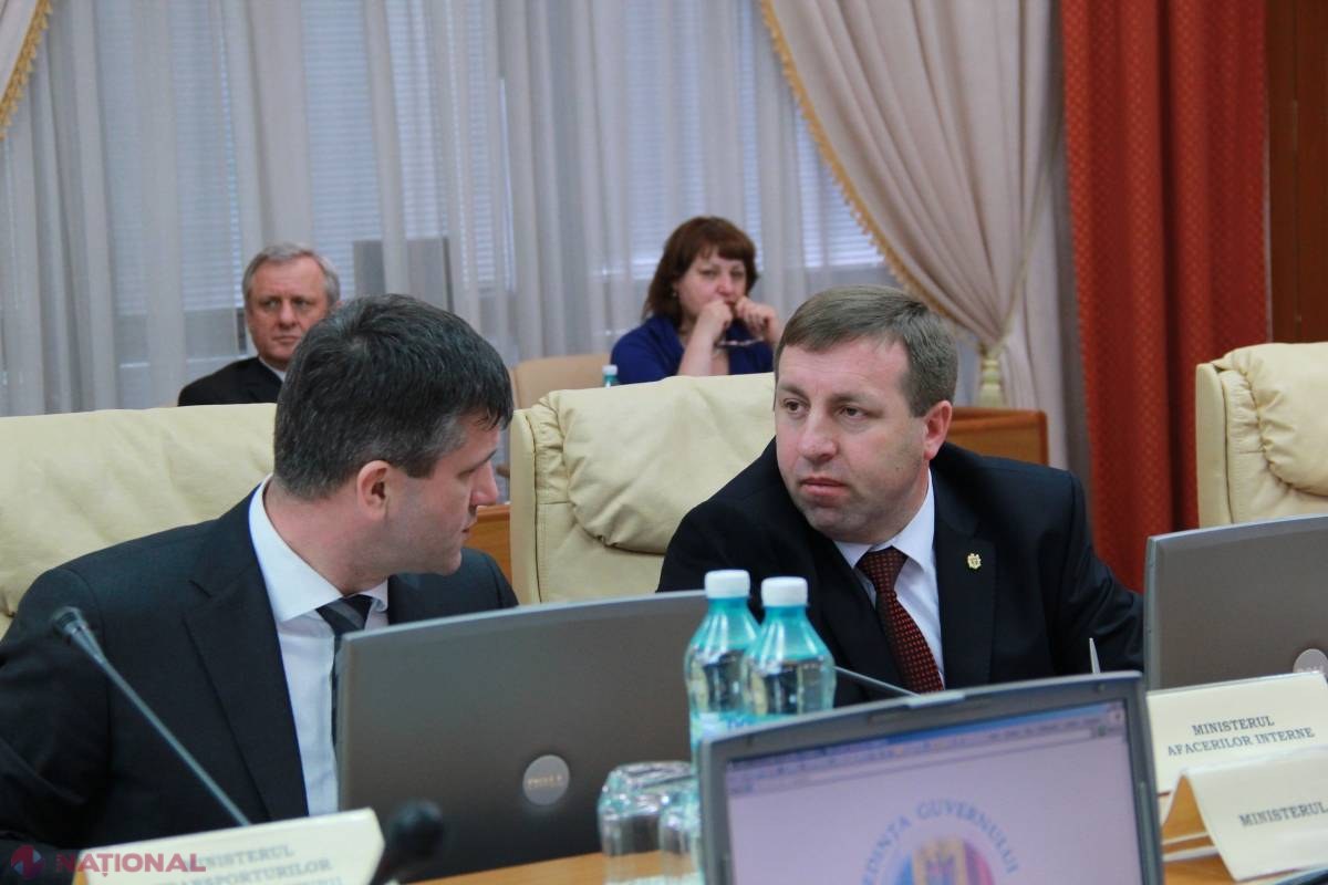 A RENUNȚAT la un salariu de DOUĂ ORI MAI MARE de dragul funcției de ministru