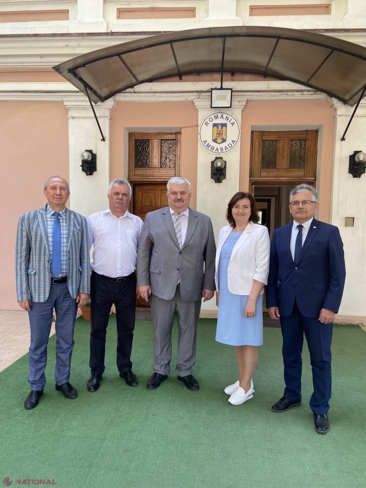 FOTO // DRRM din cadrul Guvernului României a alocat o sumă-RECORD de 60 de MILIOANE de lei pentru finanțarea unor proiecte în R. Moldova. Beneficiarii au semnat CONTRACTELE de finanțare la sediul Ambasadei României din Chișinău