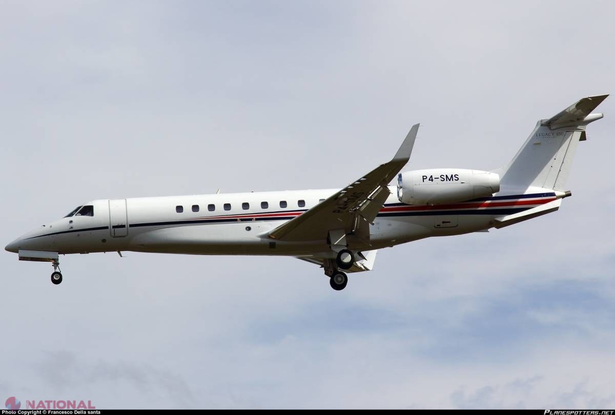 FOTO // Un avion MISTERIOS a aterizat la Chişinău. A ÎNCONJURAT Ucraina