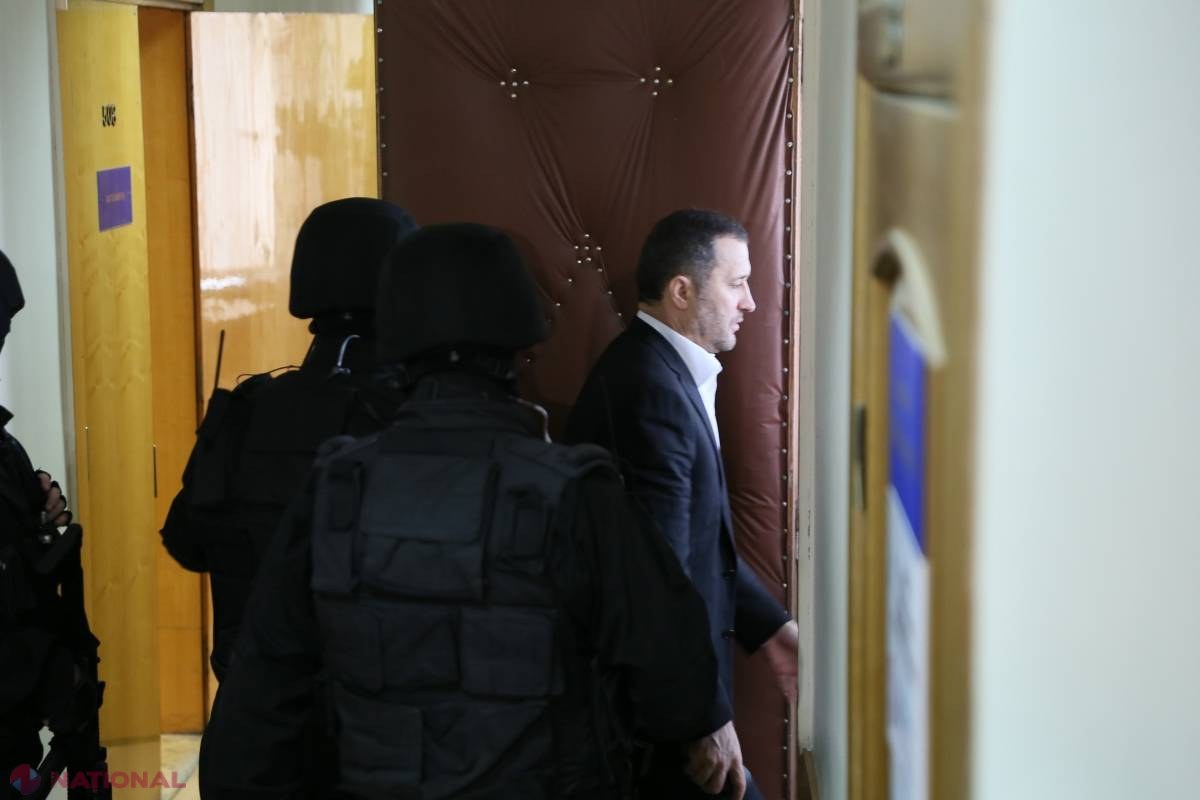 LIVE VIDEO, FOTO // Vlad Filat, în fața magistraților