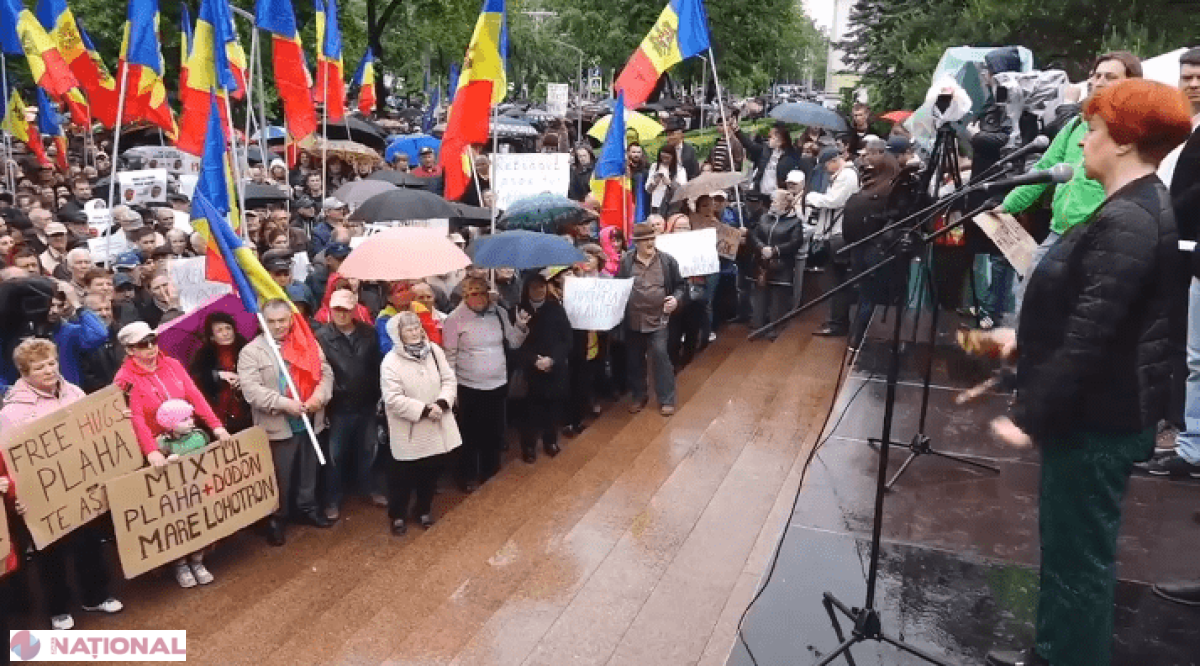 VIDEO // Protest al societății civile în fața Parlamentului, împotriva modificării sistemului electoral din R. Moldova