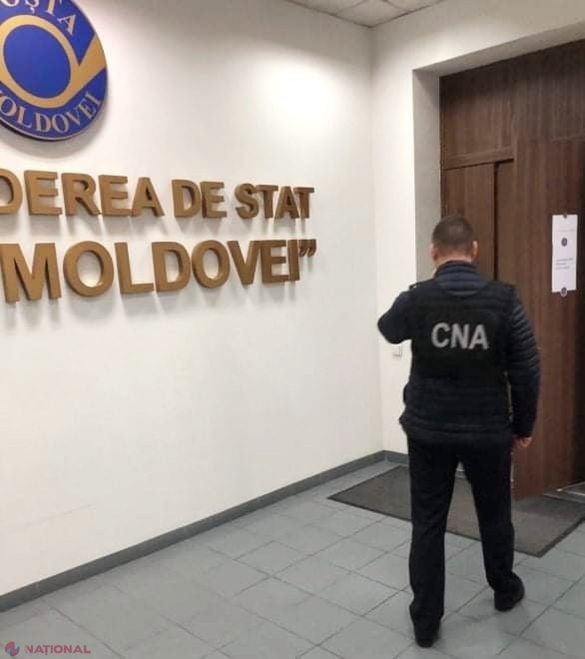 Unul dintre șefii de la Î.S. „Poșta Moldovei” a fost reținut pentru ABUZ în serviciu. Oficialul își va petrece următoarele 72 de ore în IZOLATORUL de detenție. Percheziții au avut loc și la fostul DIRECTOR al întreprinderii