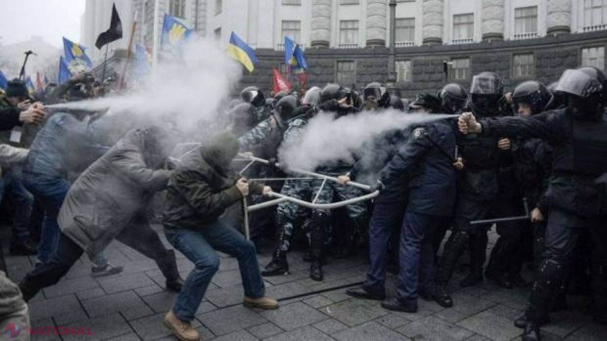 PROTESTE la Kiev: 100 000 de persoane manifestează împotriva noilor legi represive  