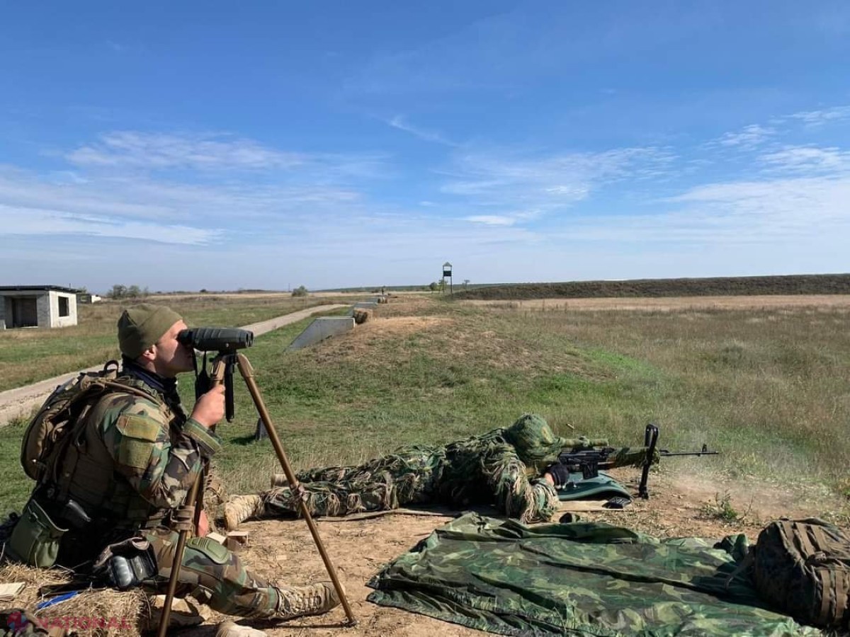 Militari din Armata Naţională, absolvenţi ai unui curs de pregătire pentru lunetişti