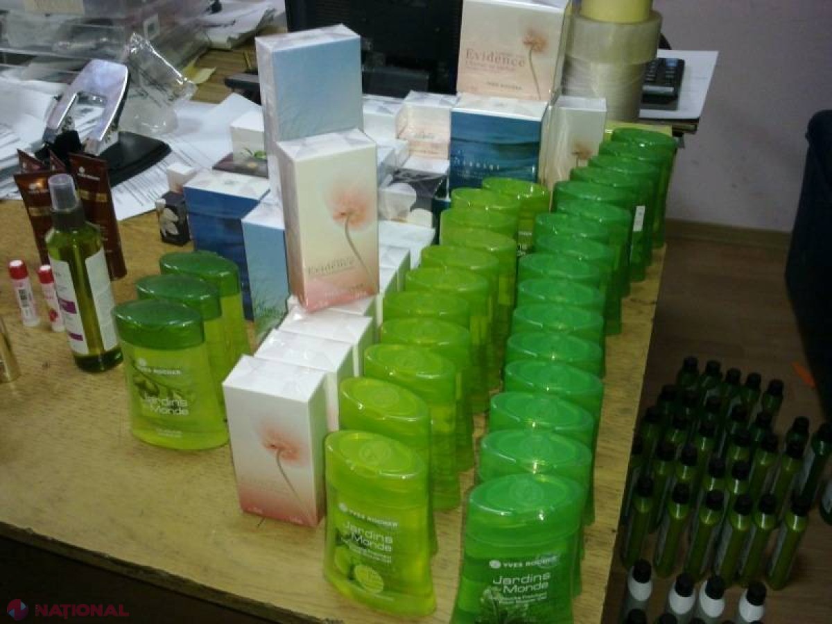 Produse cosmetice de brand, reținute la vama Leușeni