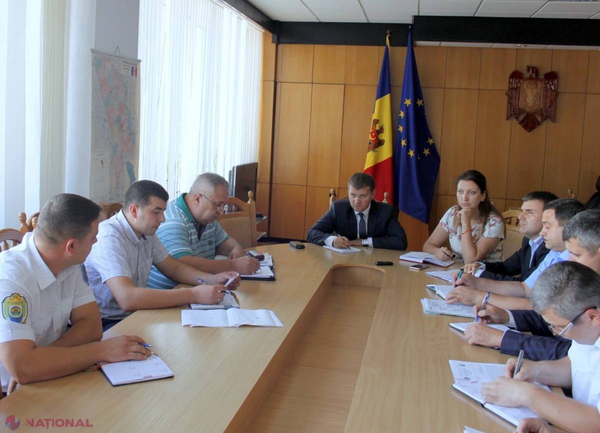 Celulă de CRIZĂ // Chişinăuenii ar putea afla într-o săptămână care este sursa MIROSULUI URÂT din capitală