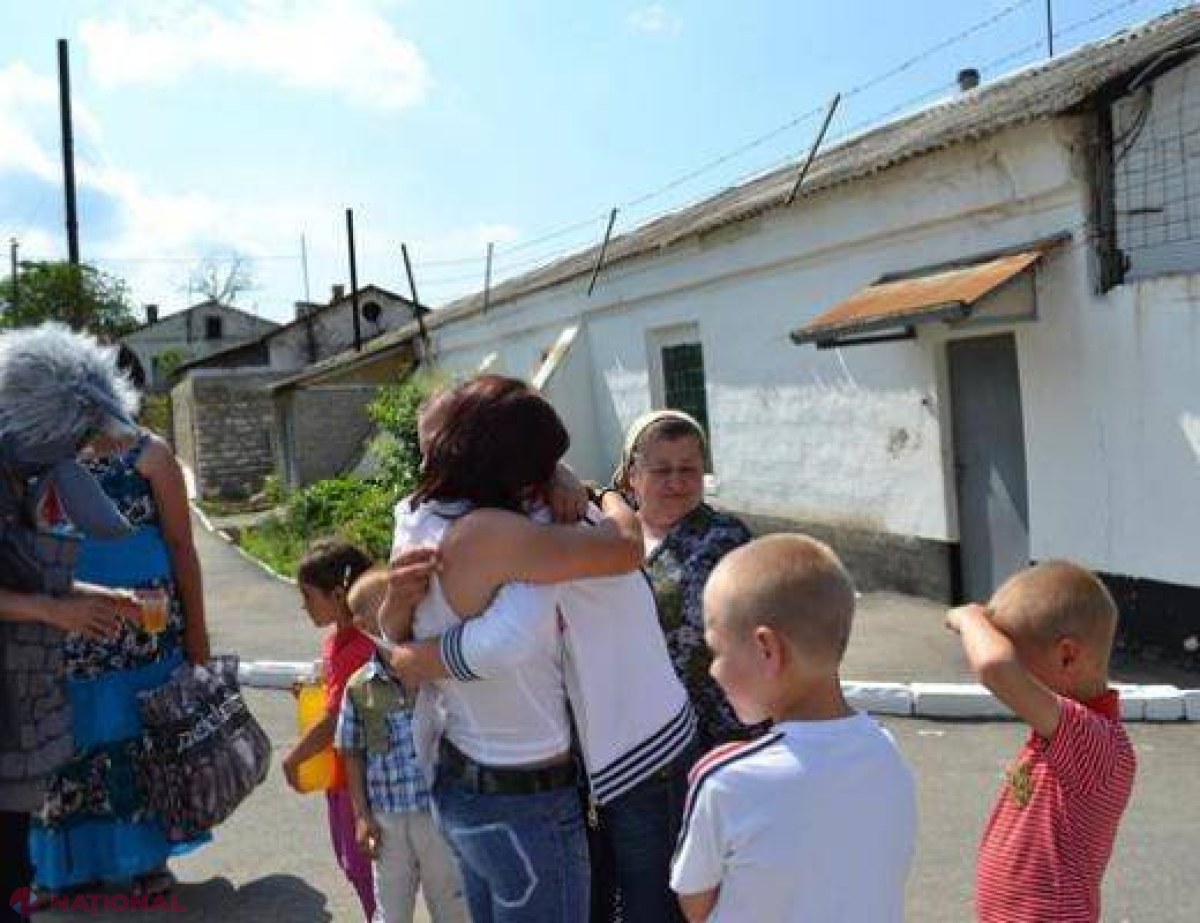 Revederi emoționante la penitenciarul de femei