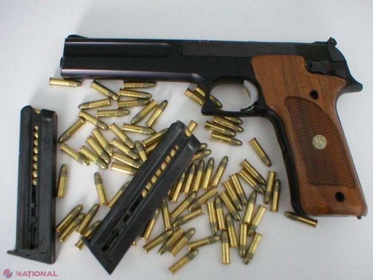 Mii de arme deținute ILEGAL de către cetățeni ai R. Moldova, predate BENEVOL Poliției în 2018