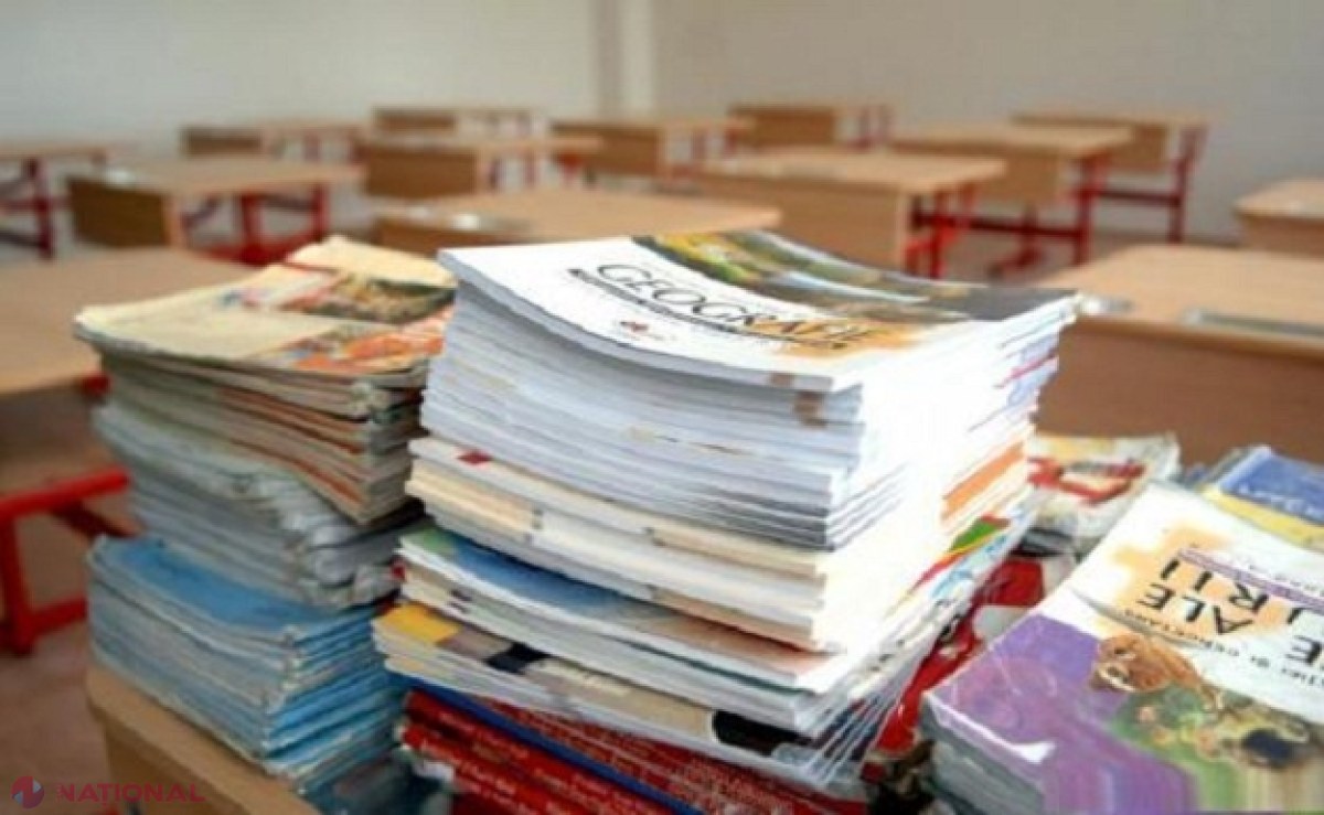NOU // Și elevii din clasele V-IX vor fi asigurați GRATUIT cu manuale în anul de studii 2017-2018. Ce taxe vor plăti liceenii