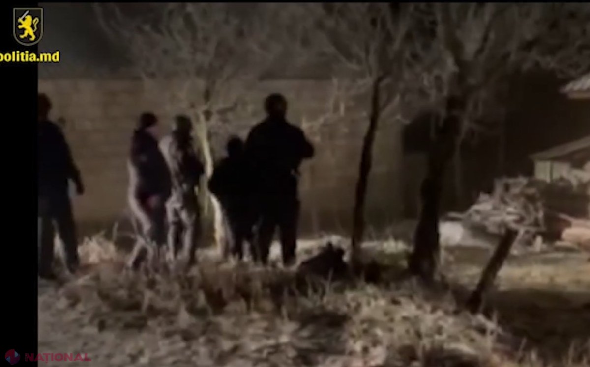 VIDEO // Un bărbat din Recea a fost UCIS cu sânge rece în propria gospodărie. Agresorii i-au aplicat mai multe lovituri cu picioarele, după care l-au înjunghiat în cap. Unul dintre suspecți a fost CAPTURAT de angajații de la „Fulger”