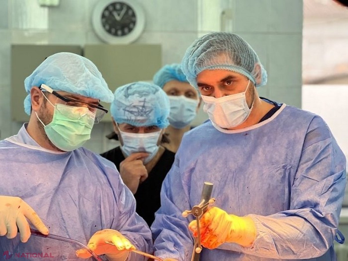 Peste cinci mii de pacienți din R. Moldova, cu „picioare noi” în 2023: Număr mai mare al operațiilor de protezare a genunchiului și șoldului, realizate în R. Moldova