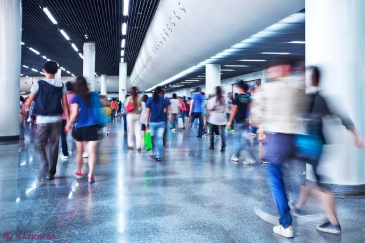 INGENIOZITATE // A mâncat gratis timp de un an de zile la salonul VIP al unui aeroport. Metoda ingenioasă folosită de bărbat