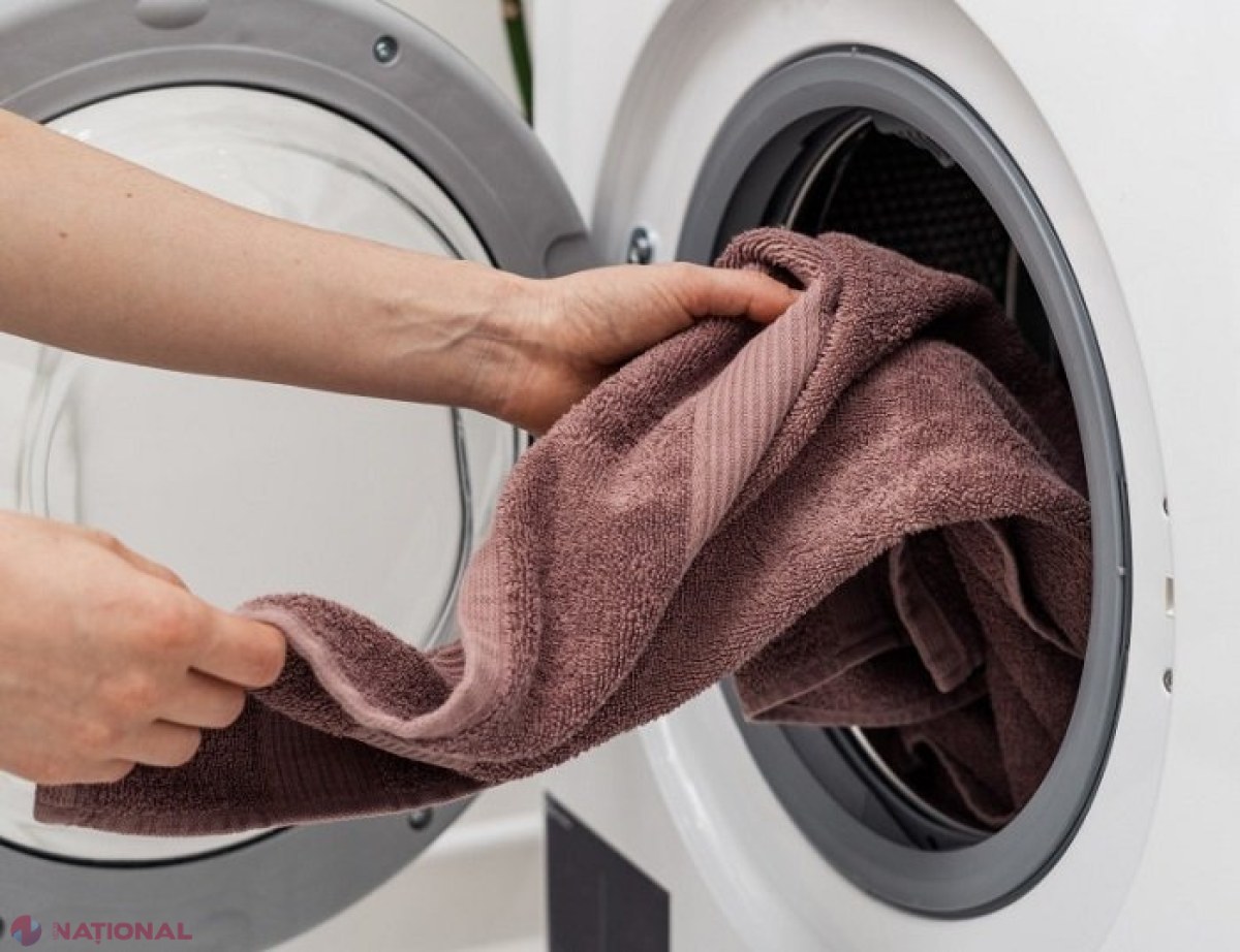 UTIL // Cât de des ar trebui să-ți speli prosoapele și la ce temperaturi. După duș nu ești atât de curat precum crezi